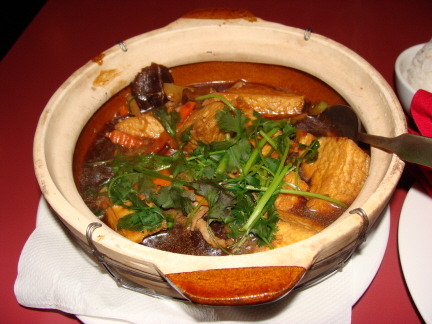 Bean cake clay pot with pork