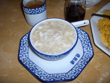 Crab meat with fish maw soup