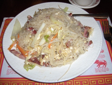 Barbecue pork rice noodles