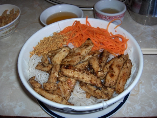 Vermicelli bowl with charbroiled chicken