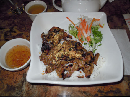 Vermicelli with grilled pork