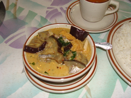 Green curry with eggplant