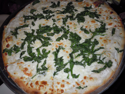 Spinach pizza